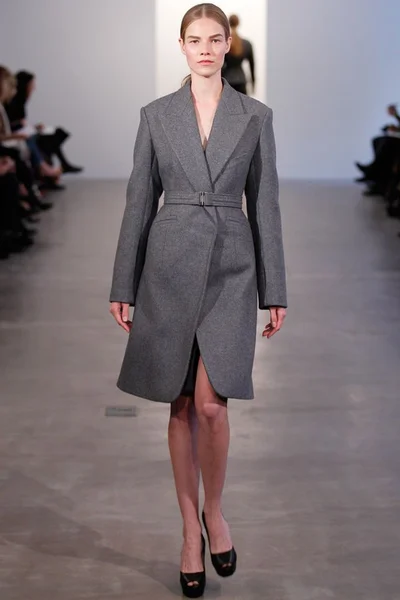 Look 10